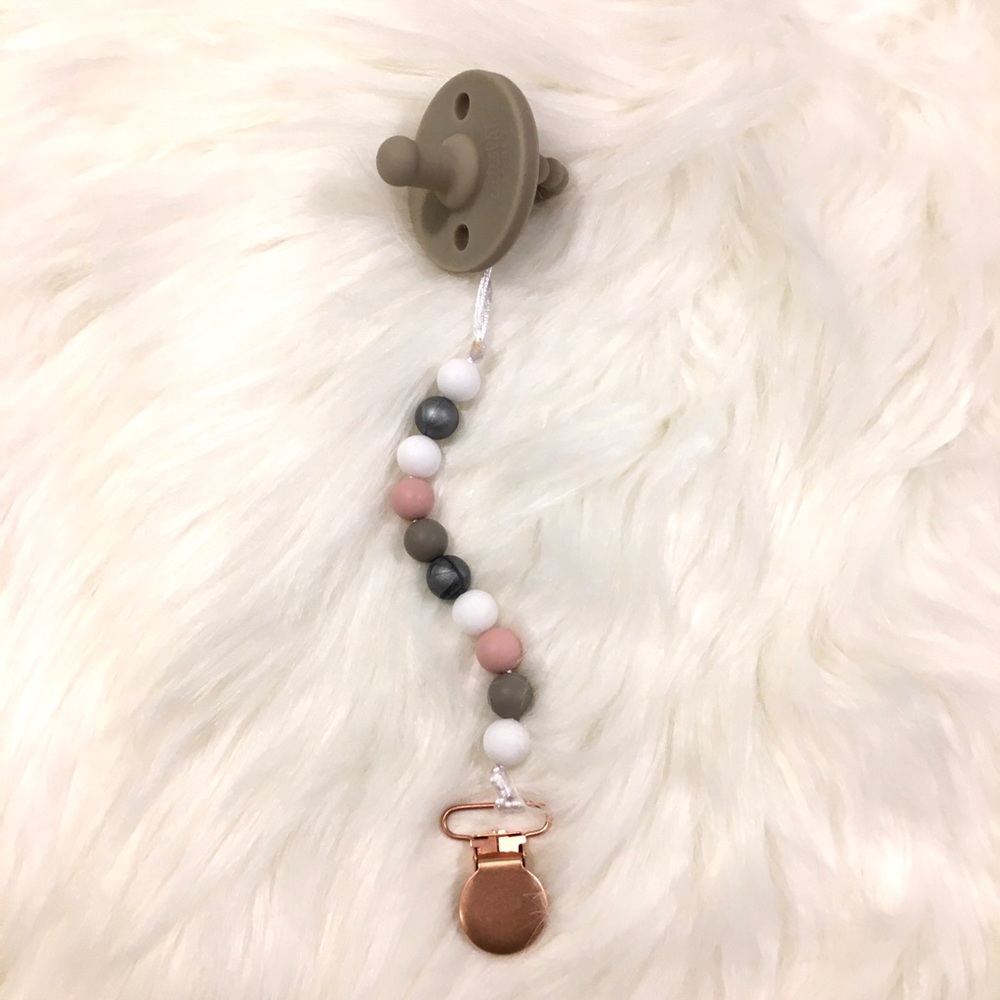 Ryan & Rose Compatible Pacifier Holder Clip NEW